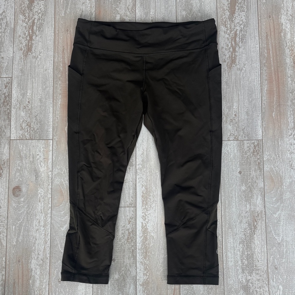 Lululemon Olive Green Leggings Cropped pockets